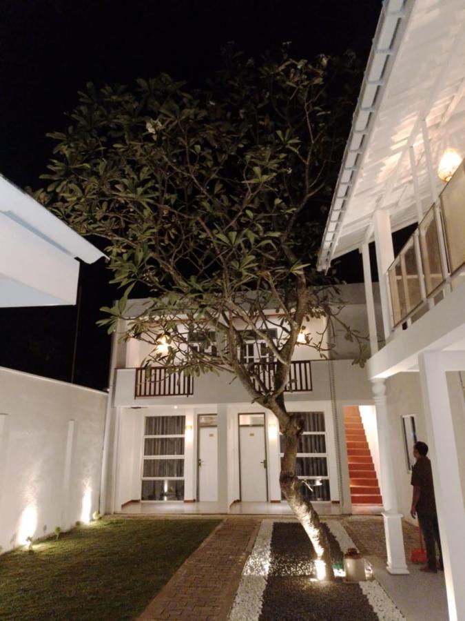 Hotel Anchorage Mirissa Exterior foto